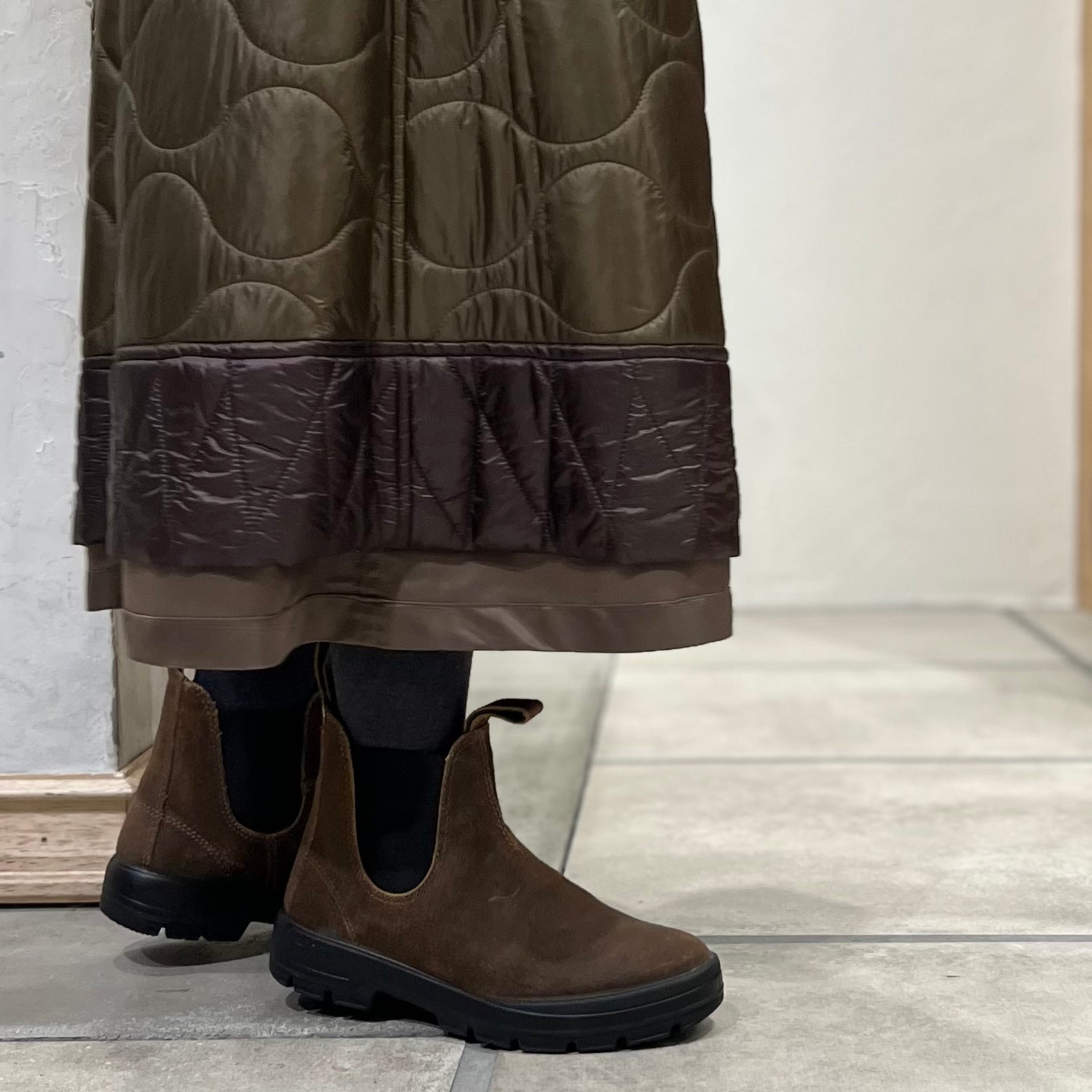 Nigel Cabourn WOMANに合うシューズ》FILSON × BLUNDSTONE