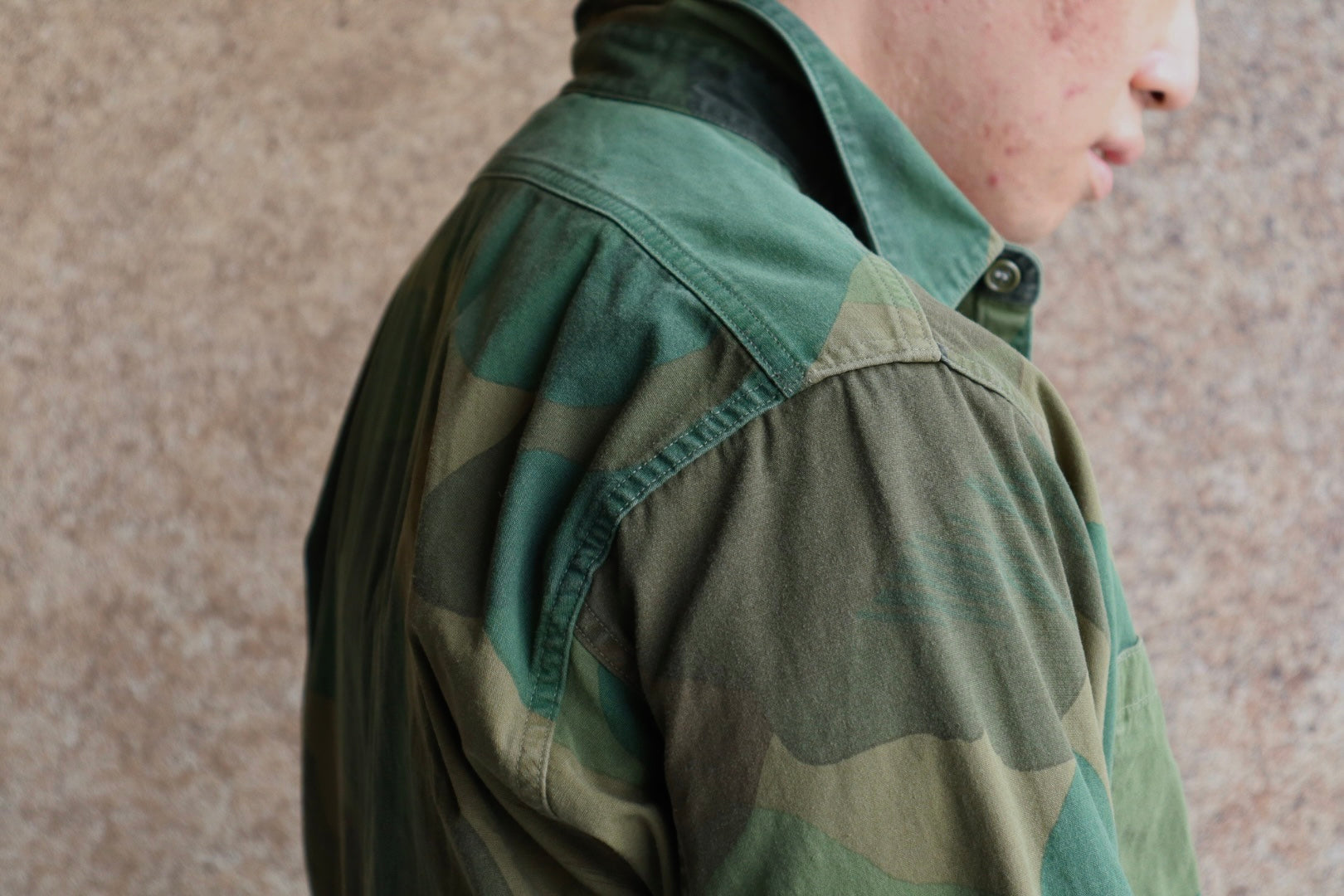 剥離迷彩》UTILITY SHIRT - FADE CAMO – ナイジェル・ケーボン