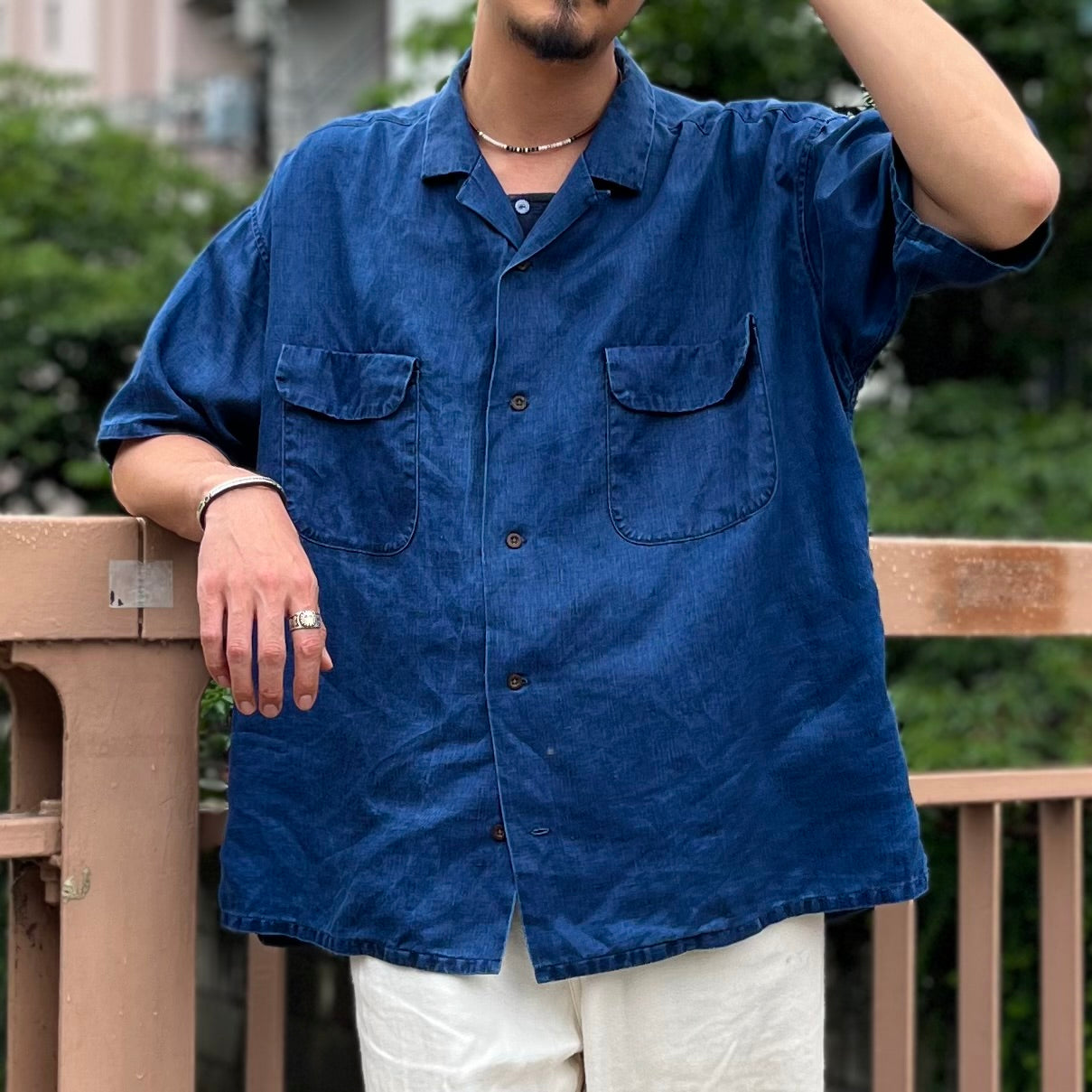 『ナイジェルケーボン』刺繍 バンドカラーシャツ インディゴ染 ベンチレーション ナイジェルケーボン』刺繍 バンドカラーシャツ インディゴ染