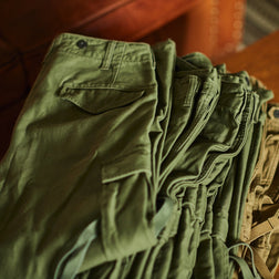 絶対的定番【ARMY CARGO PANTS】をワードローブに必ず備えたい理由