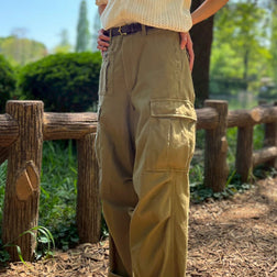 《女性が着こなす》ARMY CARGO PANT