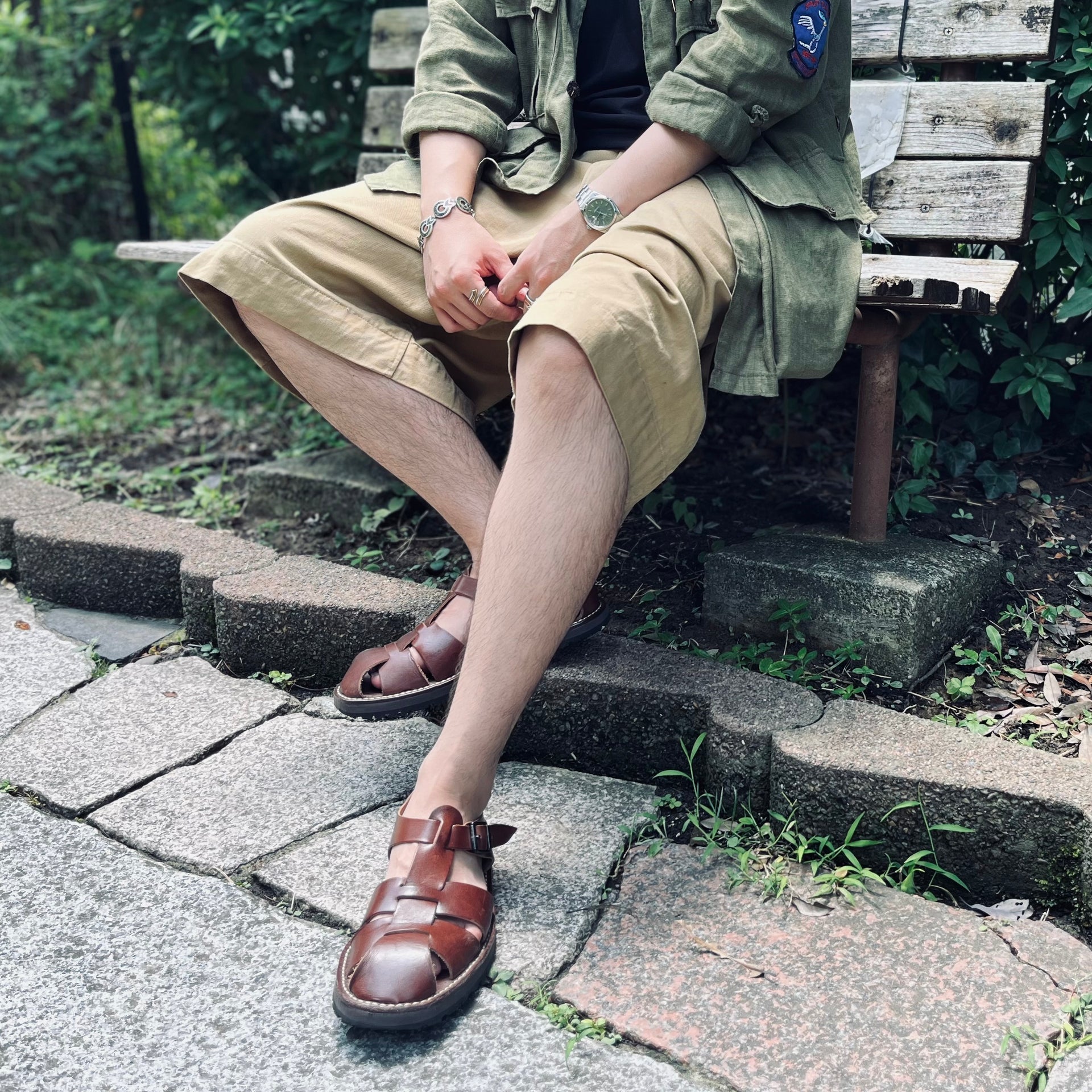 夏の必需品》LEATHER GURKHA SANDAL – ナイジェル・ケーボン 