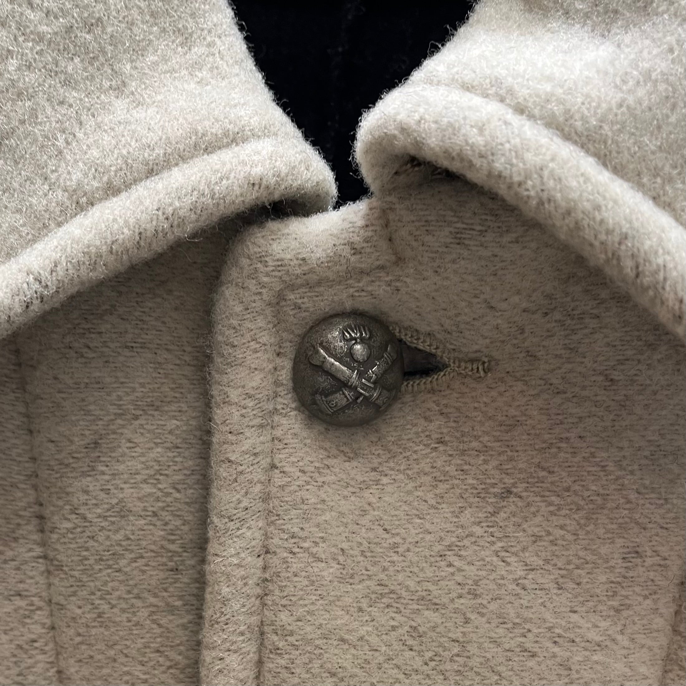 ボタンに隠された秘密》MOUNTAINEER BLANKET COAT – ナイジェル