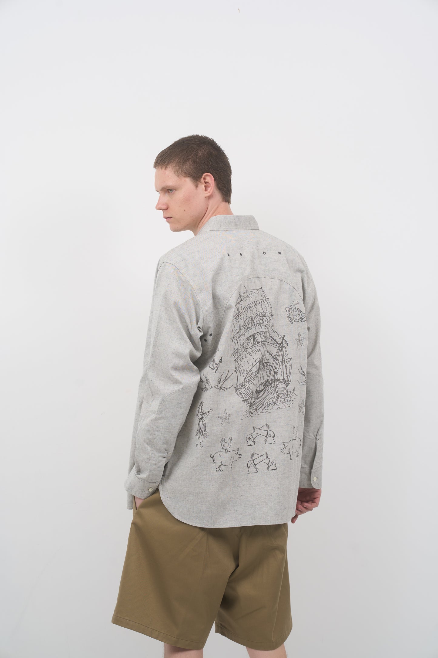 【ナイジェル・ケーボン】MAN / メディカルシャツ - タトゥープリント / MEDICAL SHIRT - TATTOO PRINT