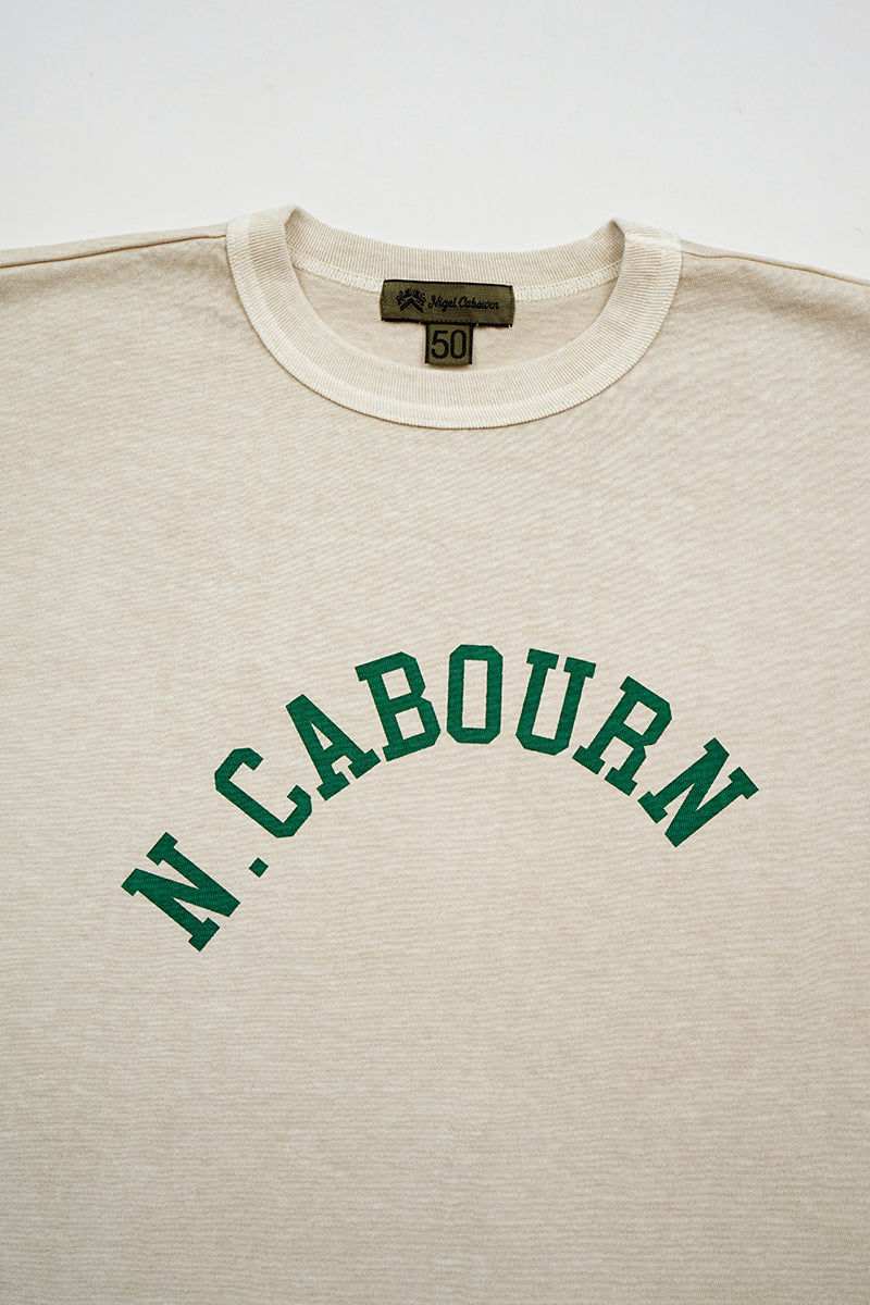 【ナイジェル・ケーボン】MAN /  6オンス プリントTシャツ/ 6oz PRINT T-SHIRT - N.CABOURN