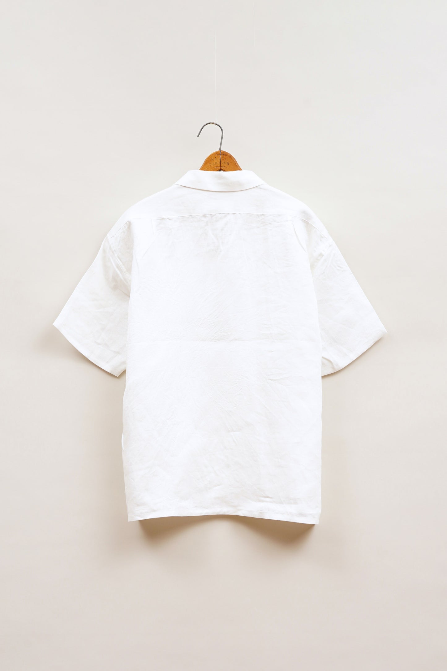 【ナイジェル・ケーボン】UNISEX / オープンカラーシャツ - リネンツイル / OPEN COLLAR SHIRT - LINEN TWILL