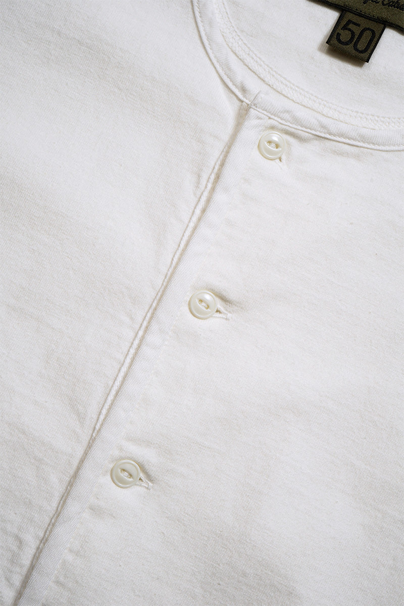 【ナイジェル・ケーボン】MAN / 7.8オンス ヘンリーネックTシャツ - モディファイ / 7.8oz HENLEY NECK T-SHIRT - MODIFY