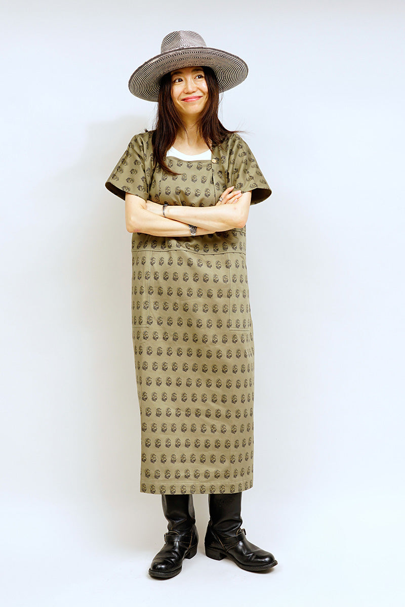【ケーボン・リボーン】WOMAN / オールオーバーエプロンドレス / ALL OVER APRON DRESS