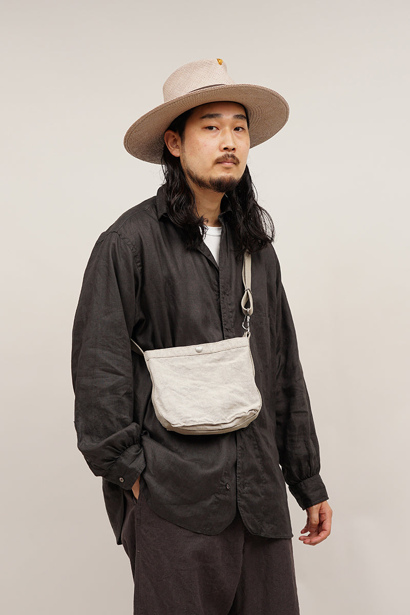 【ナイジェル・ケーボン】MAN / マガジンバッグ - リネン / MAGAZINE BAG ‐ LINEN