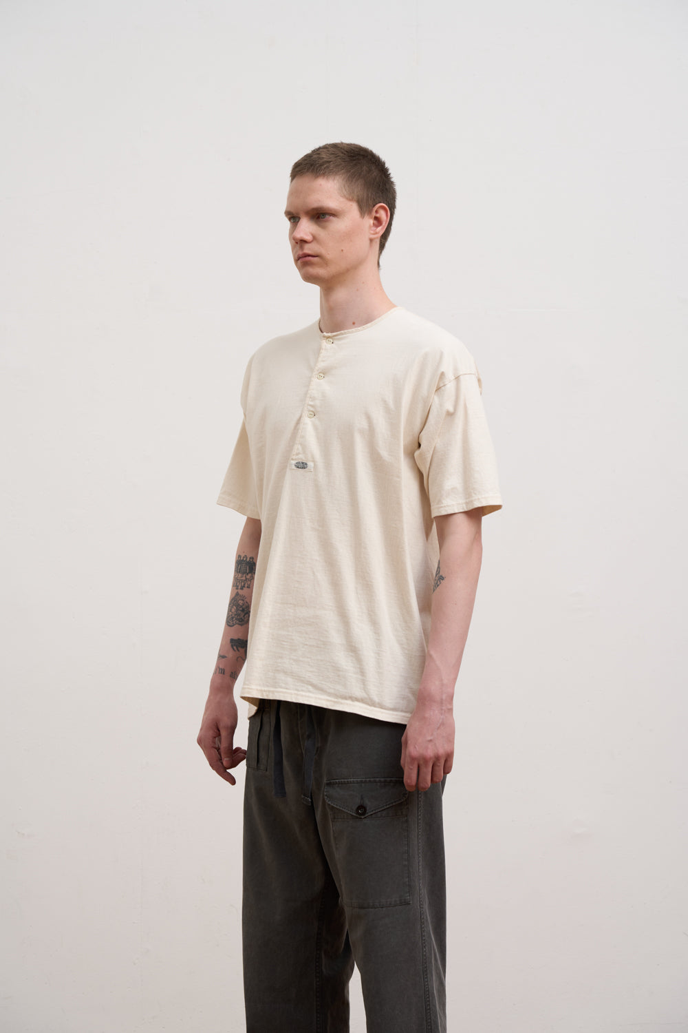ナイジェル・ケーボン】MAN / 7.8オンス ヘンリーネックTシャツ