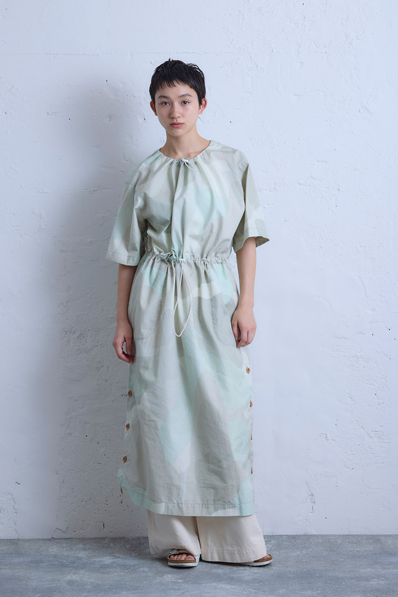 【ナイジェル・ケーボン】WOMAN / ショートスリーブドレス コットン カモ / S/S DRESS COTTON CAMO